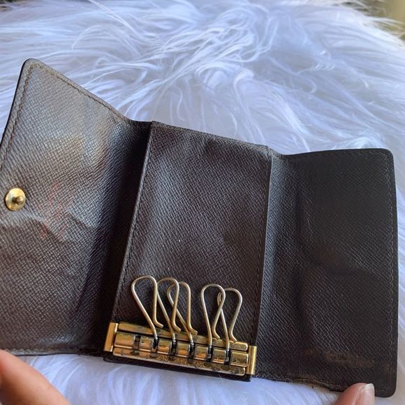 ⚜️✨ LOUIS VUITTON DAMIER EBENE 6 key Holder❤️✨⚜️ - Picture 3 of 12